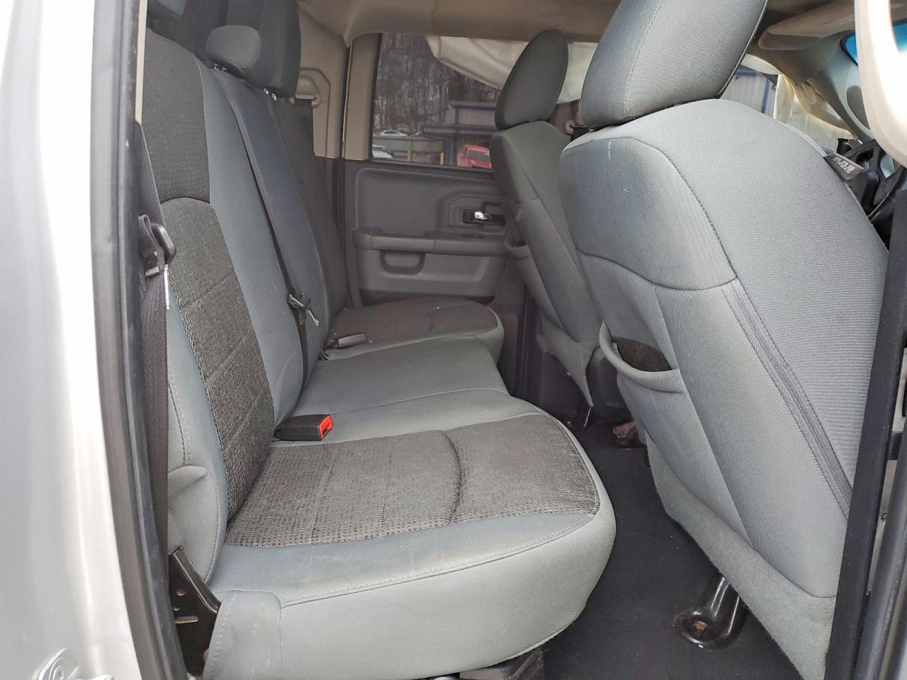 2014 RAM 1500 SLT photo 28