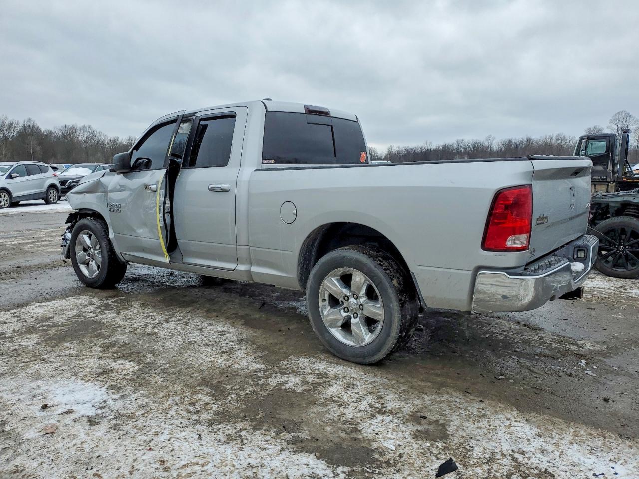 2014 RAM 1500 SLT photo 4
