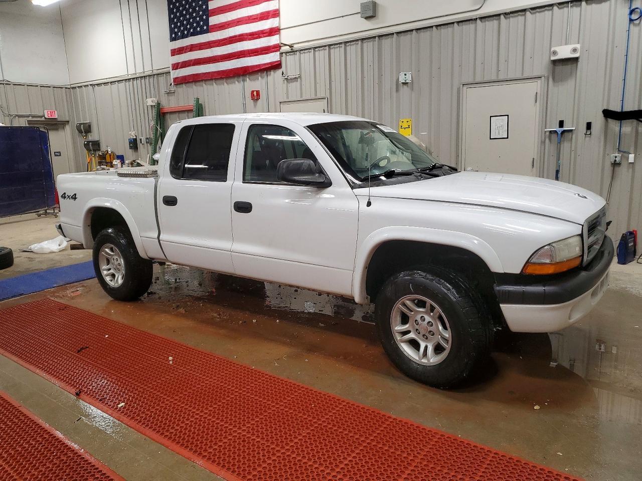 2004 DODGE DAKOTA QUAD SPORT photo 4