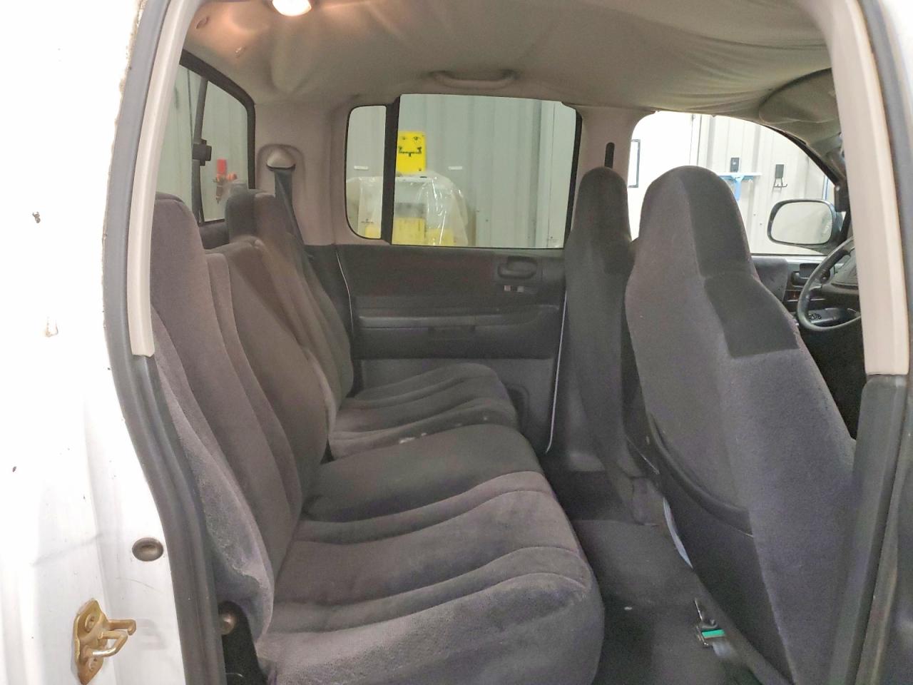 2004 DODGE DAKOTA QUAD SPORT photo 10