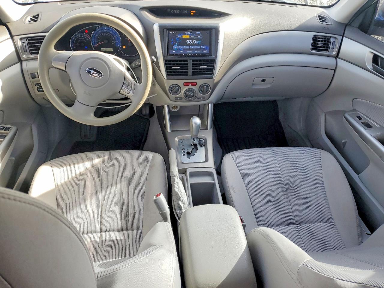 2009 SUBARU FORESTER photo 8