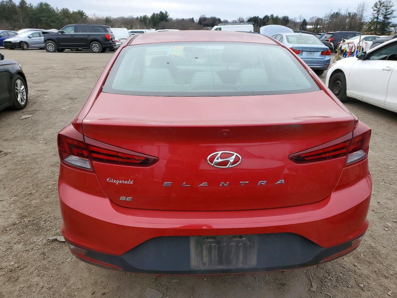 2019 HYUNDAI ELANTRA SE photo 6