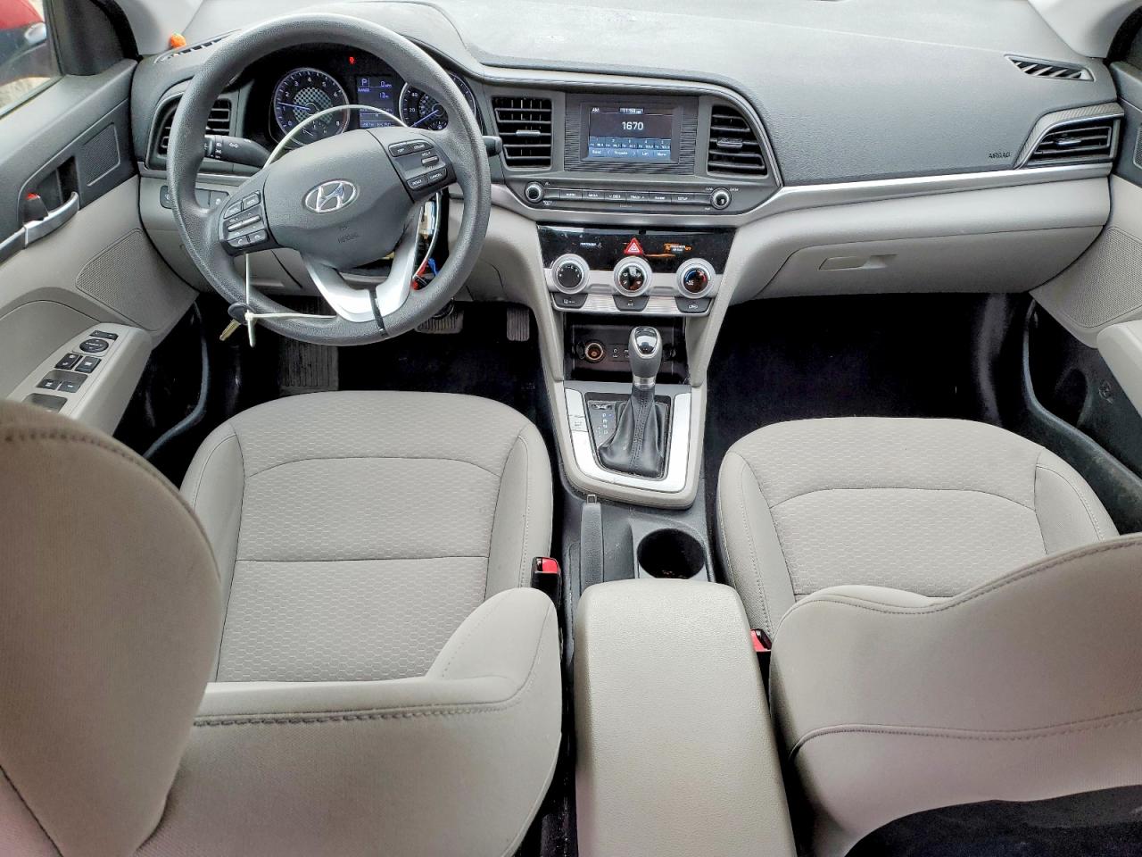 2019 HYUNDAI ELANTRA SE photo 8