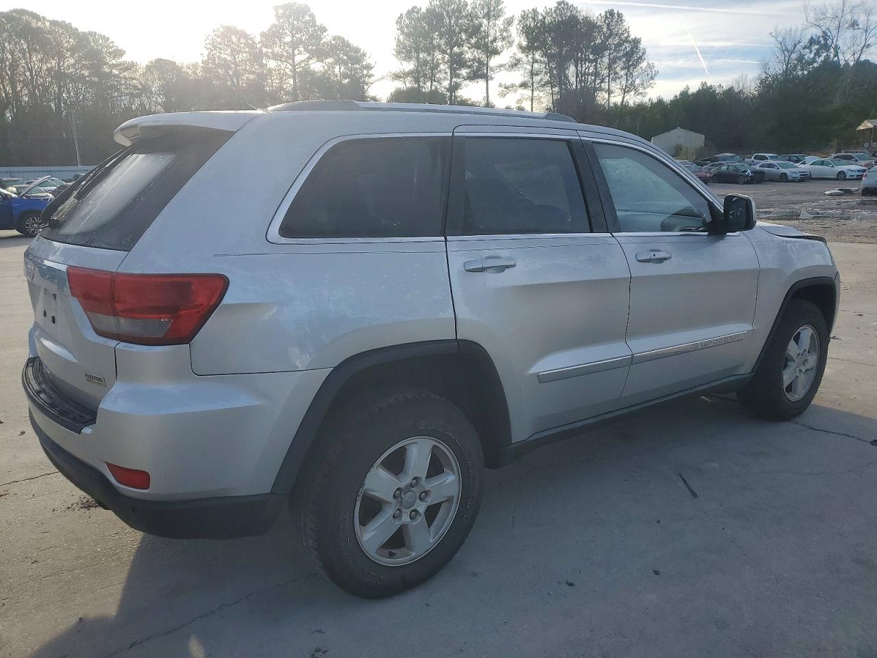2012 JEEP GRAND CHEROKEE LAREDO photo 3