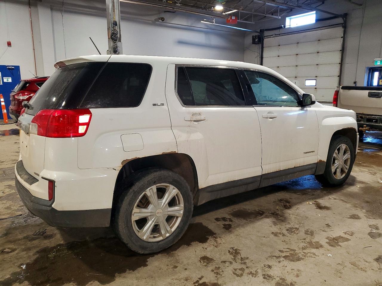 2017 GMC TERRAIN SLE photo 5