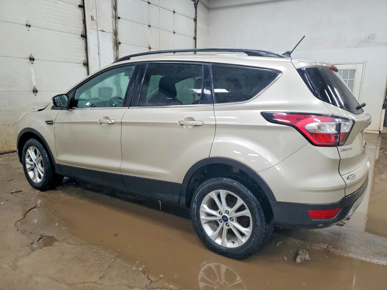 2018 FORD ESCAPE SEL photo 4