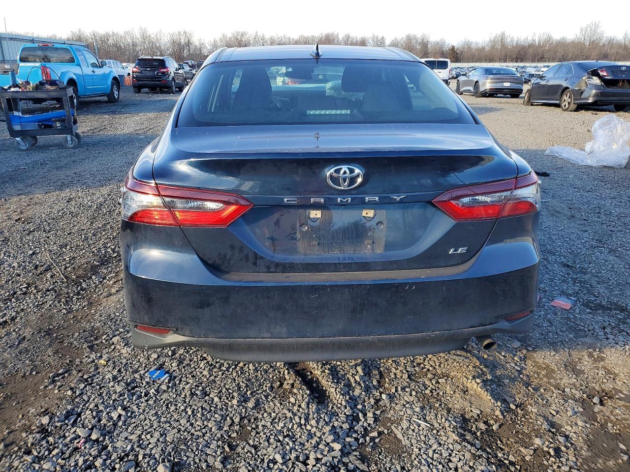 2021 TOYOTA CAMRY LE photo 11
