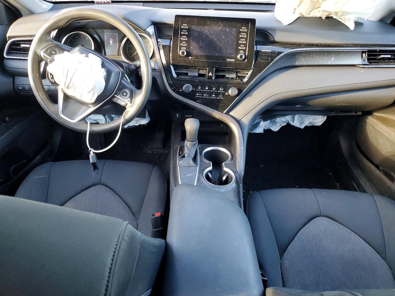 2021 TOYOTA CAMRY LE photo 15