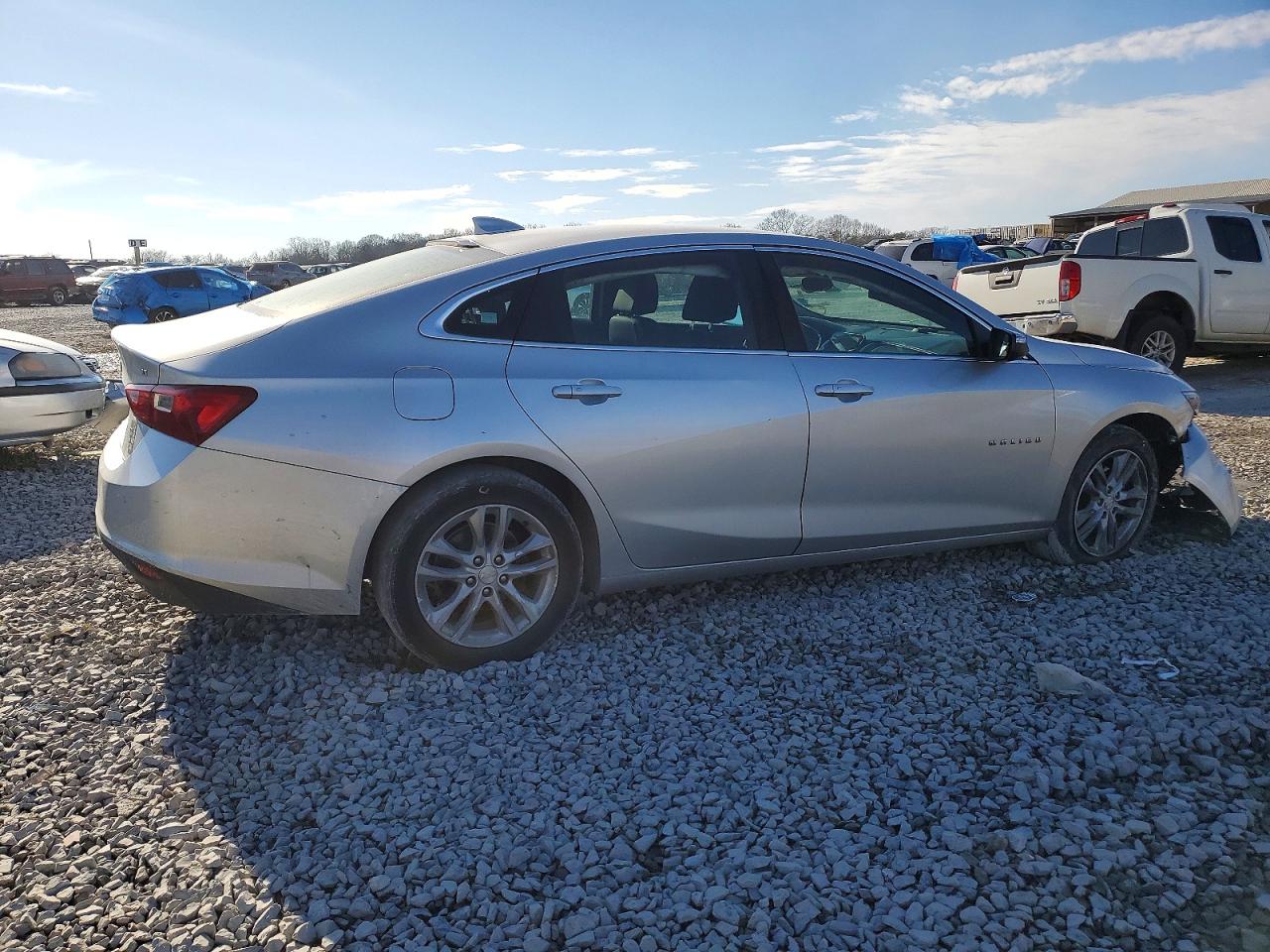 2017 CHEVROLET MALIBU LT photo 3