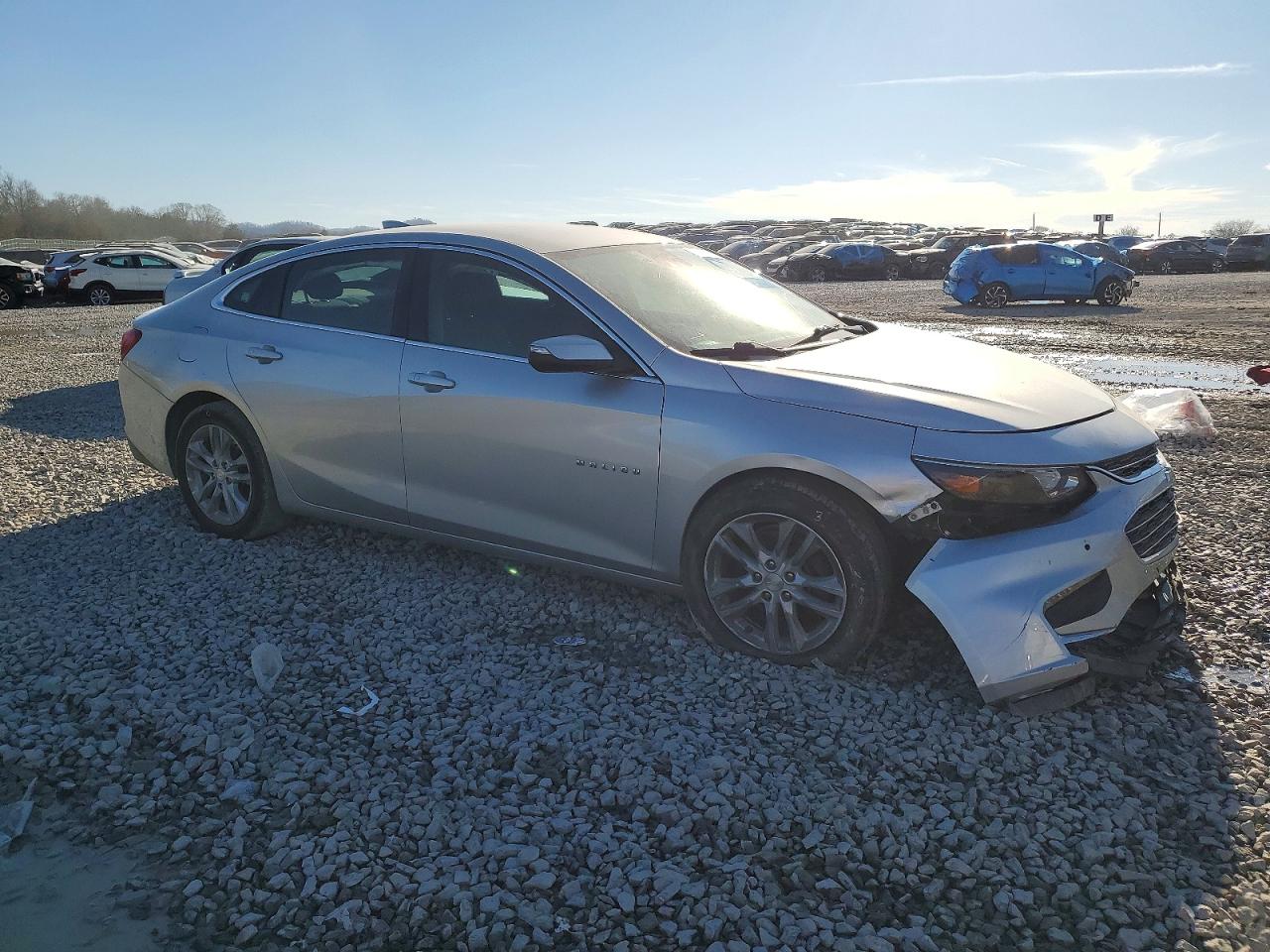 2017 CHEVROLET MALIBU LT photo 4