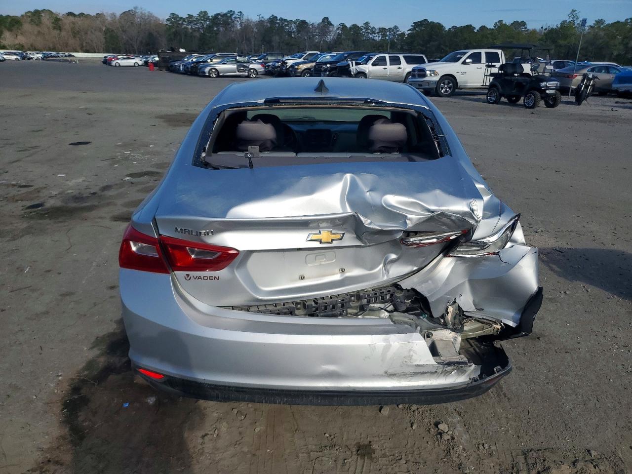 2018 CHEVROLET MALIBU LS photo 6