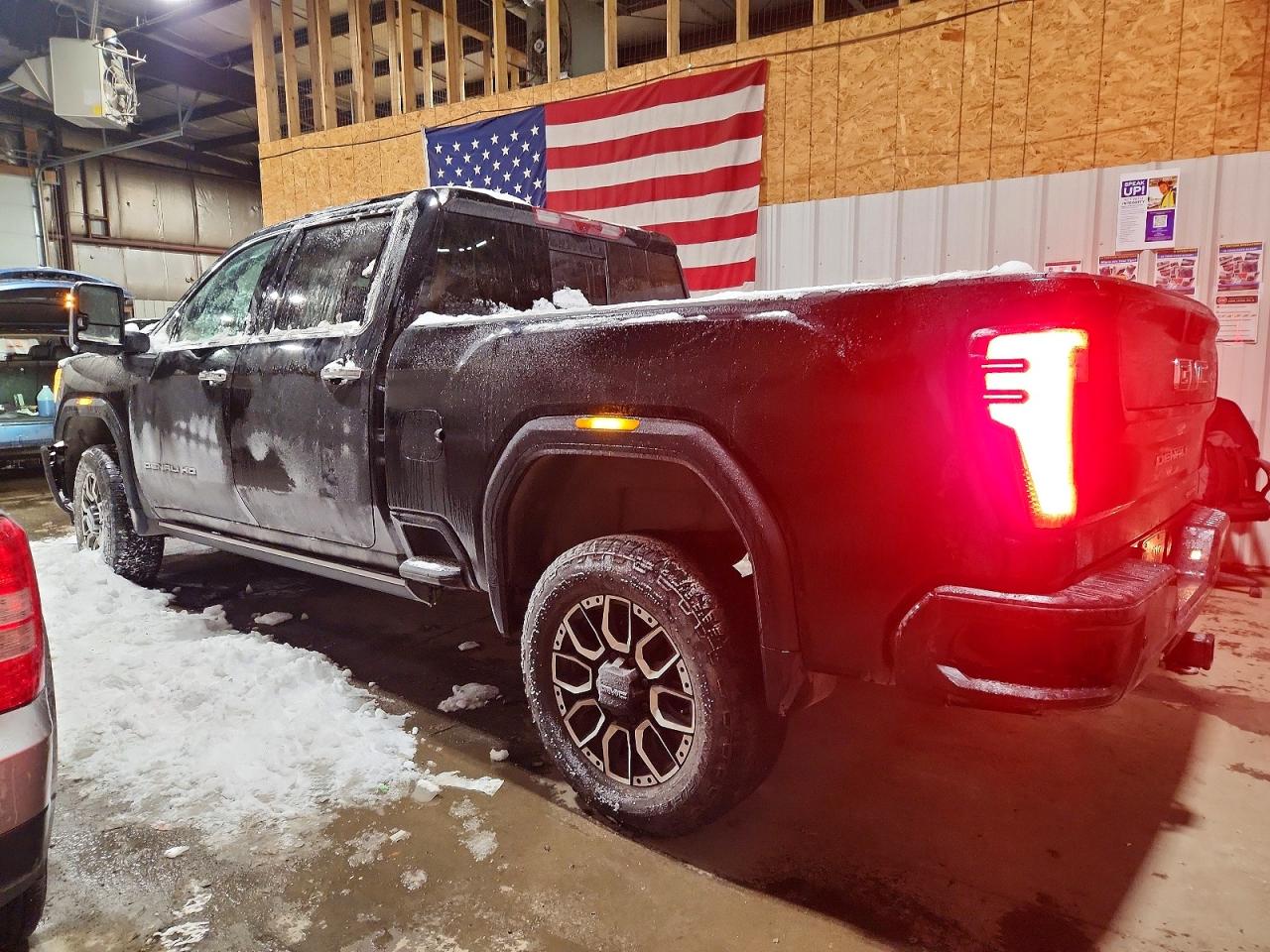 2025 GMC SIERRA K2500 DENALI ULTIMATE photo 2