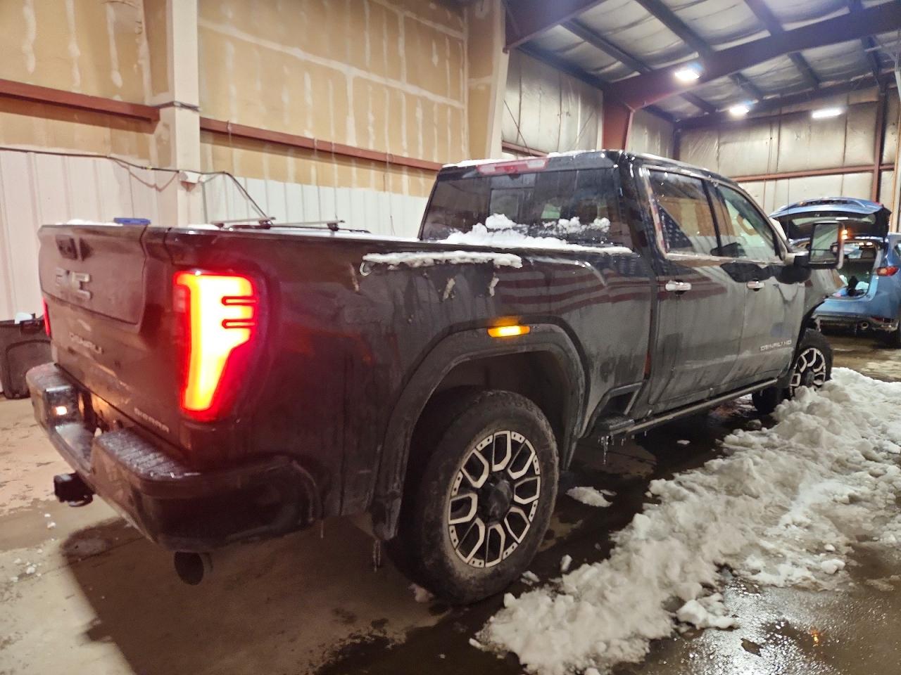 2025 GMC SIERRA K2500 DENALI ULTIMATE photo 3