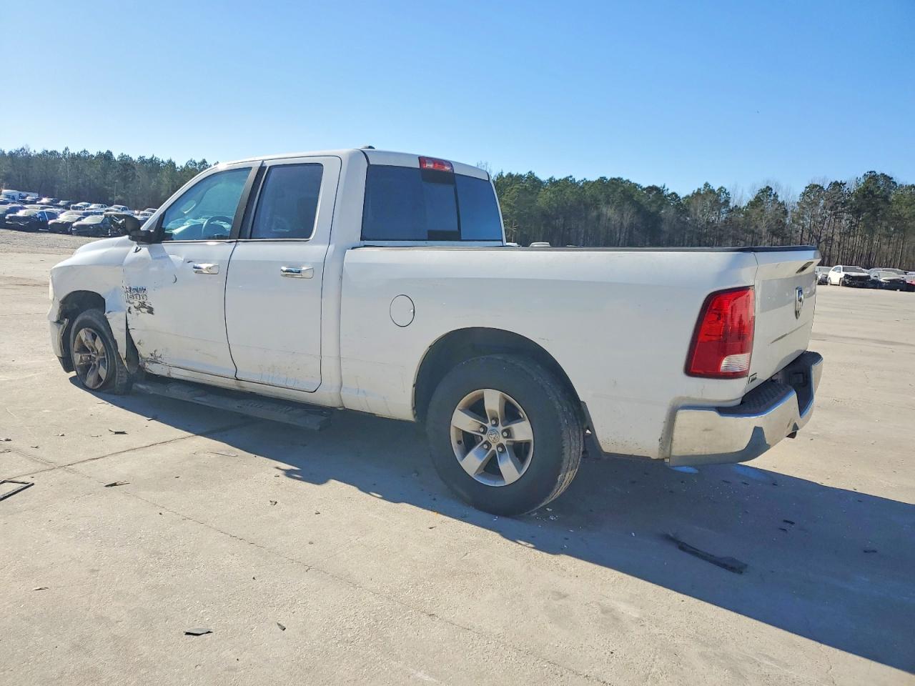 2016 RAM 1500 photo 3
