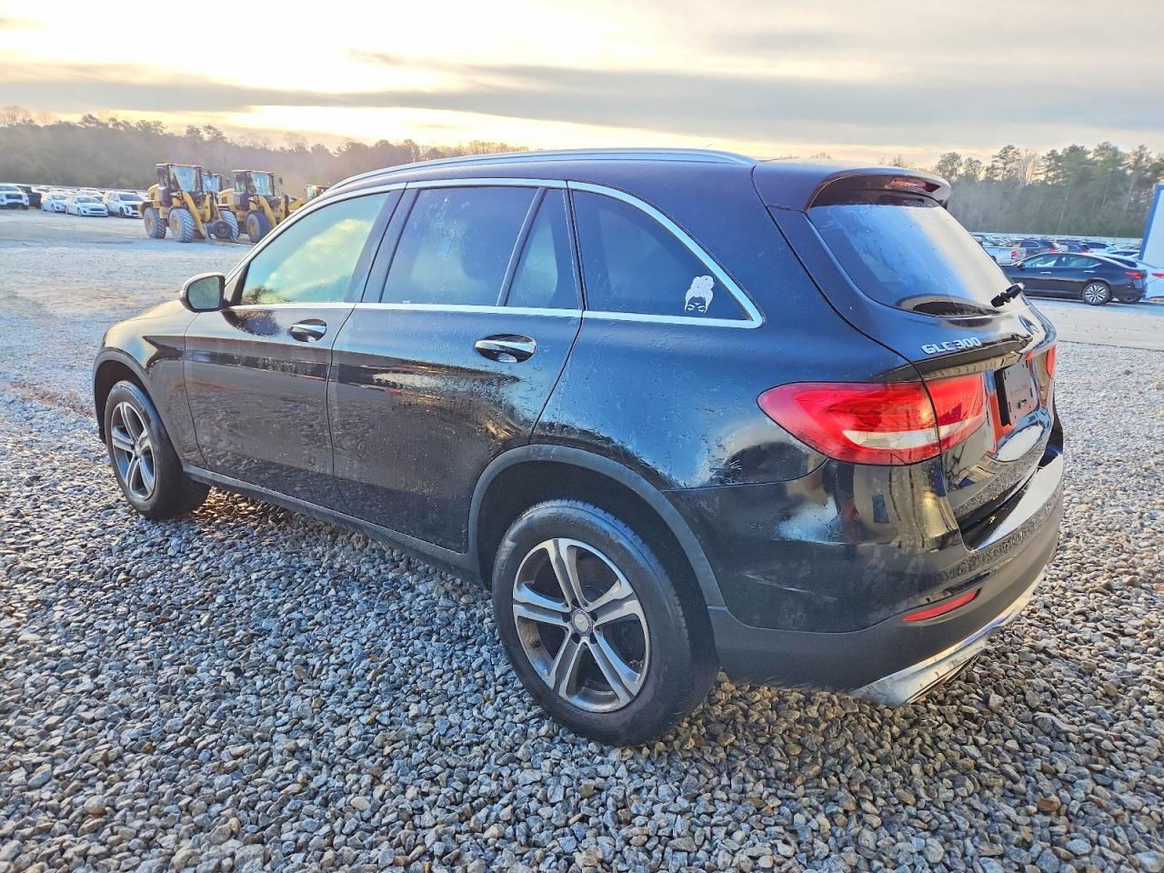 2017 MERCEDES-BENZ GLC 300 photo 3