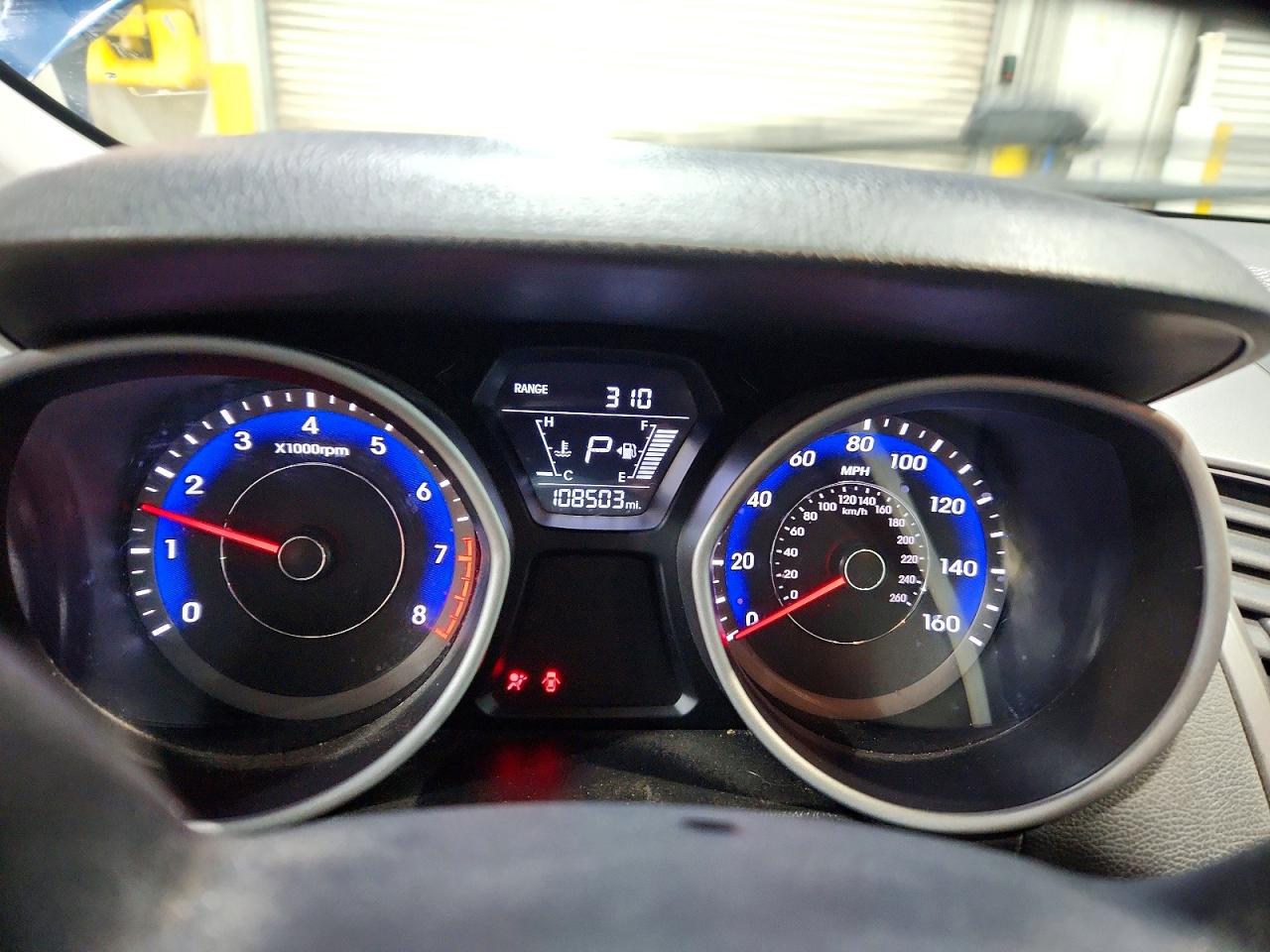 2016 HYUNDAI ELANTRA SE photo 9