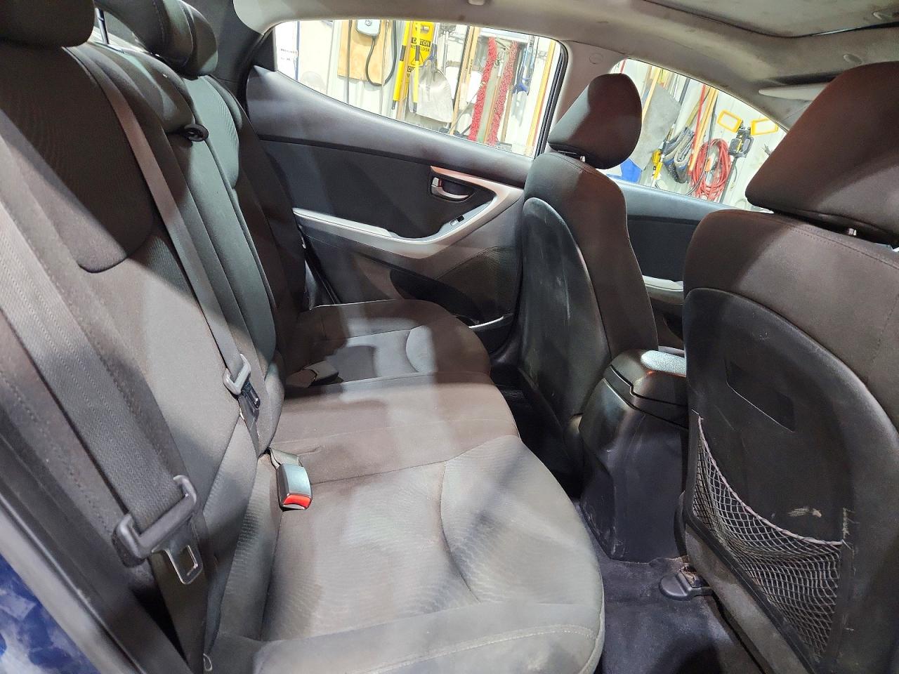 2016 HYUNDAI ELANTRA SE photo 10