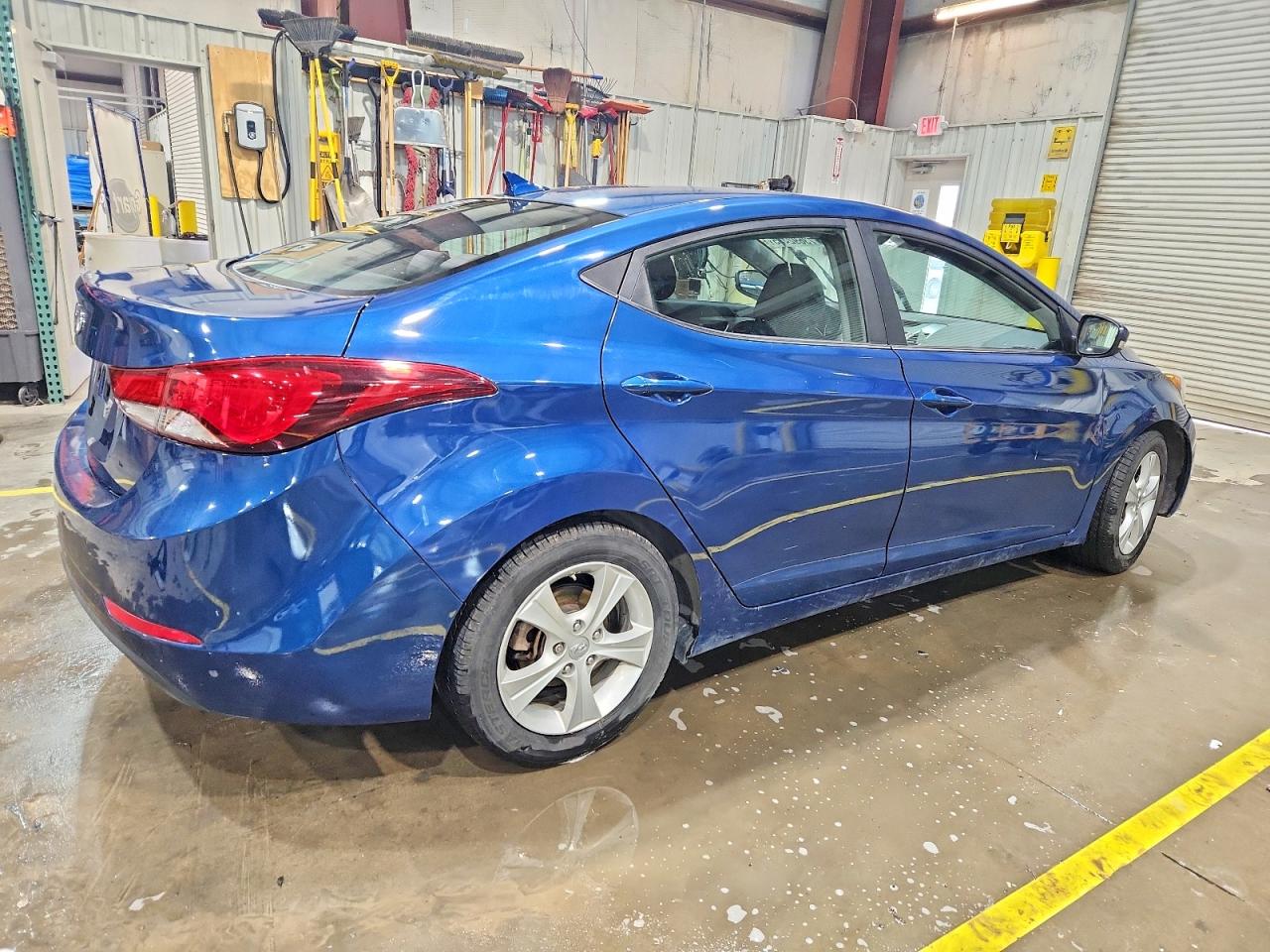 2016 HYUNDAI ELANTRA SE photo 3