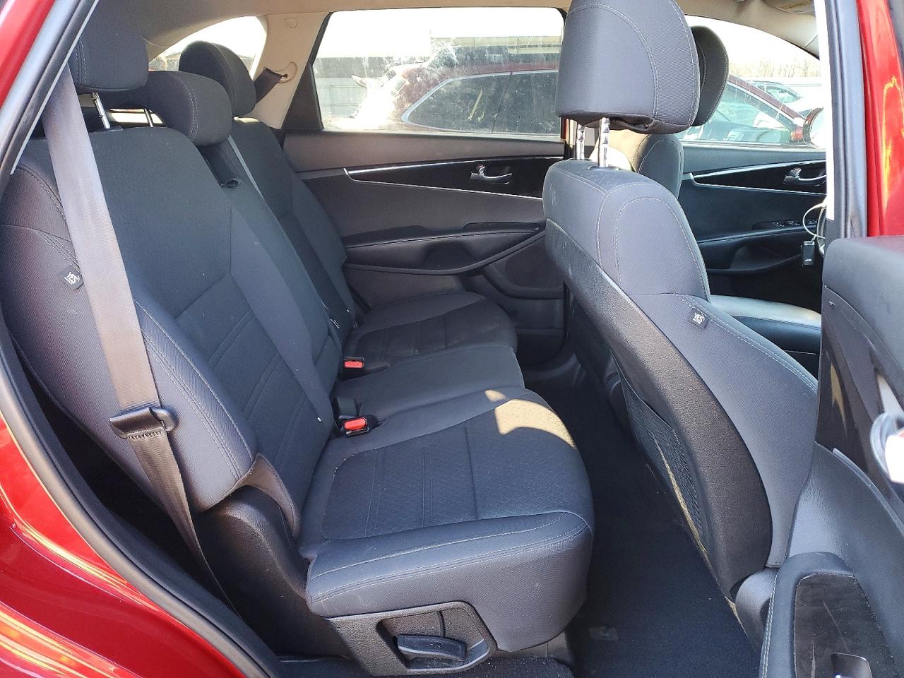 2017 KIA SORENTO LX photo 21