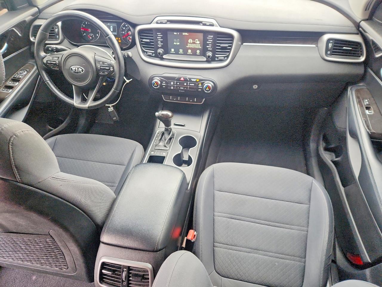 2017 KIA SORENTO LX photo 15