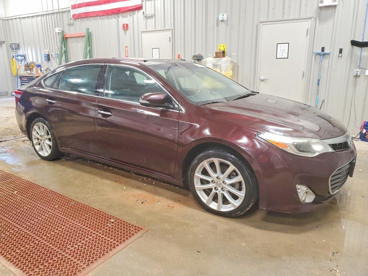 2013 TOYOTA AVALON LIMITED photo 4