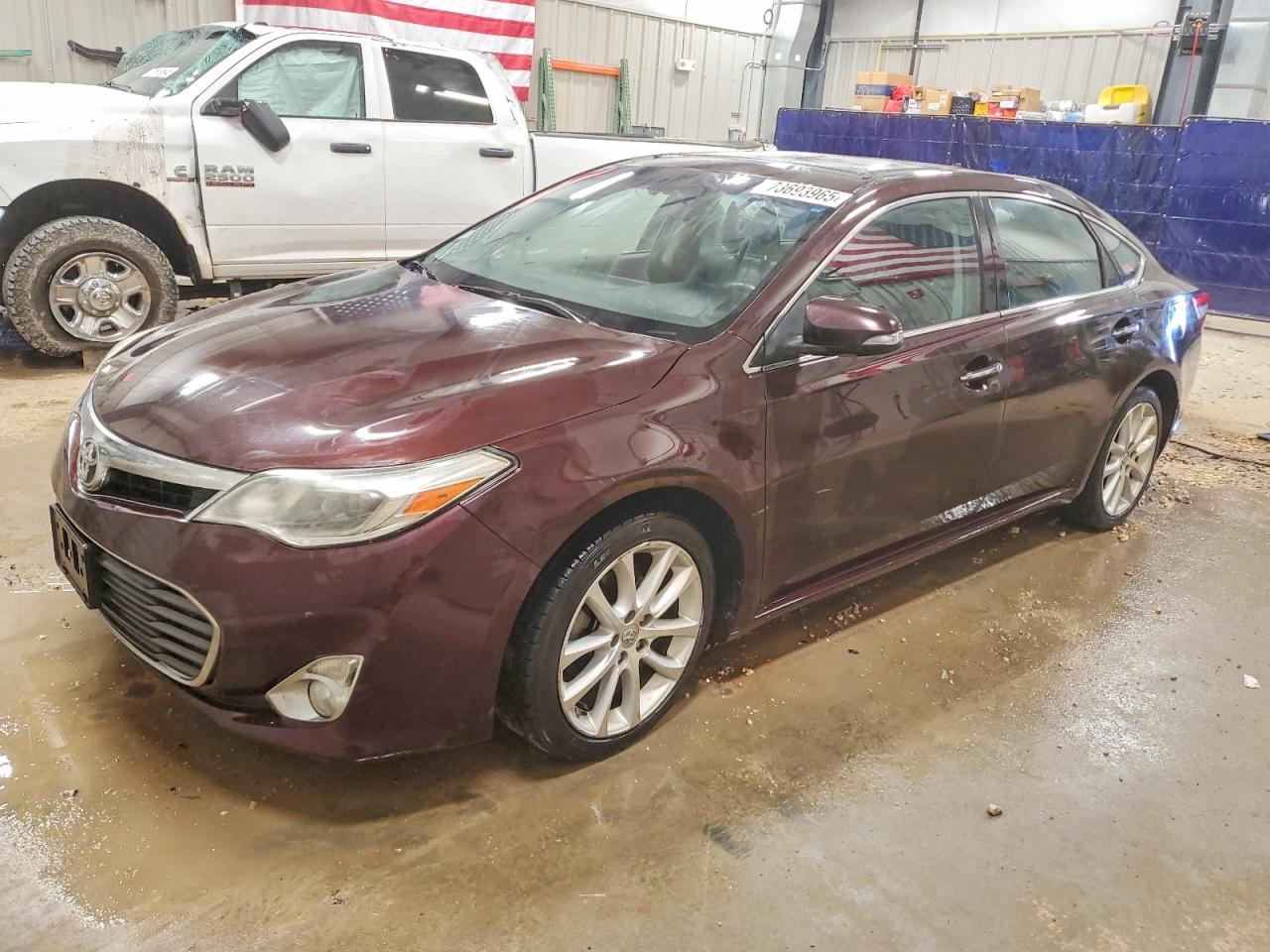 2013 TOYOTA AVALON
