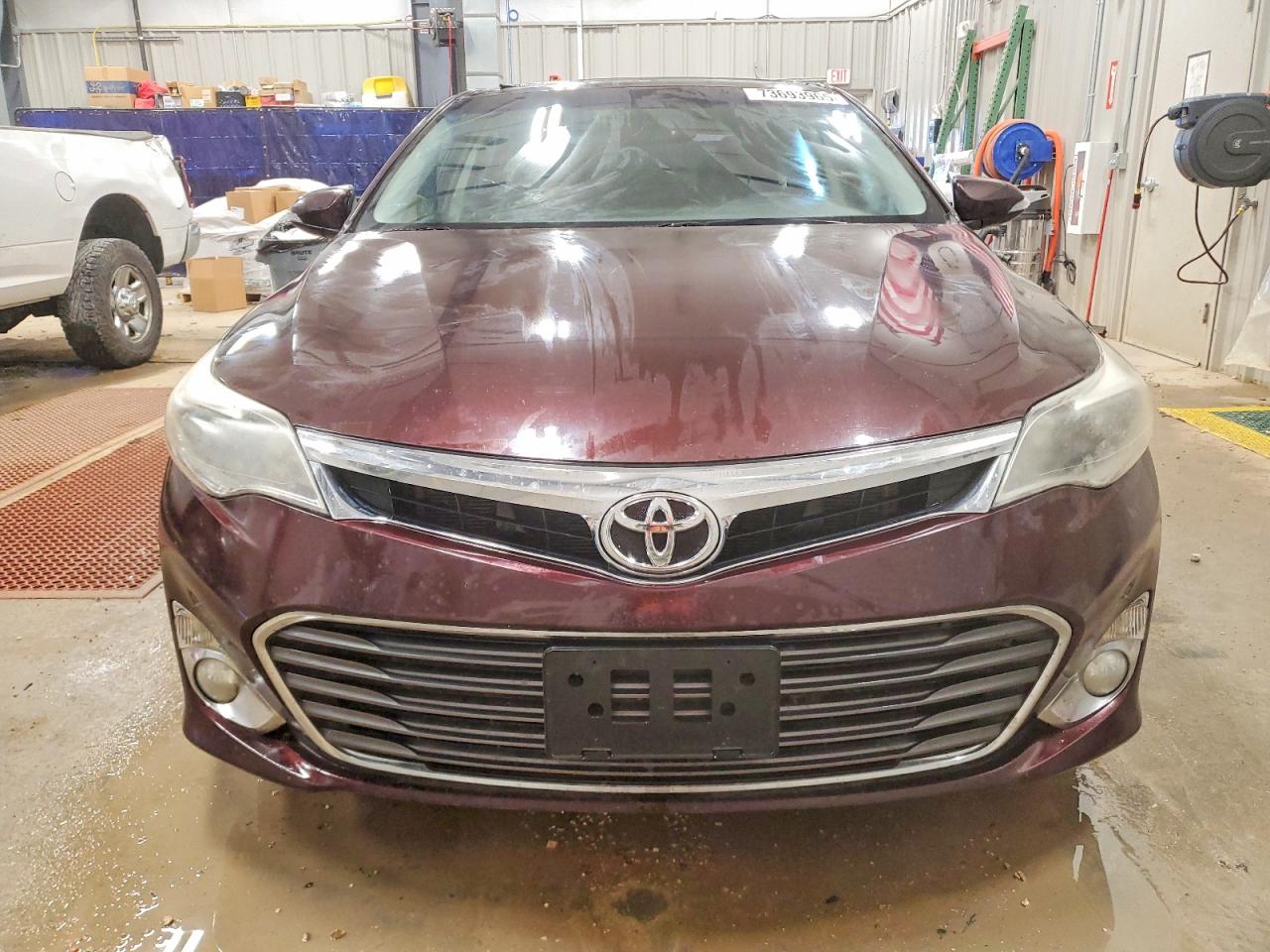2013 TOYOTA AVALON LIMITED photo 5