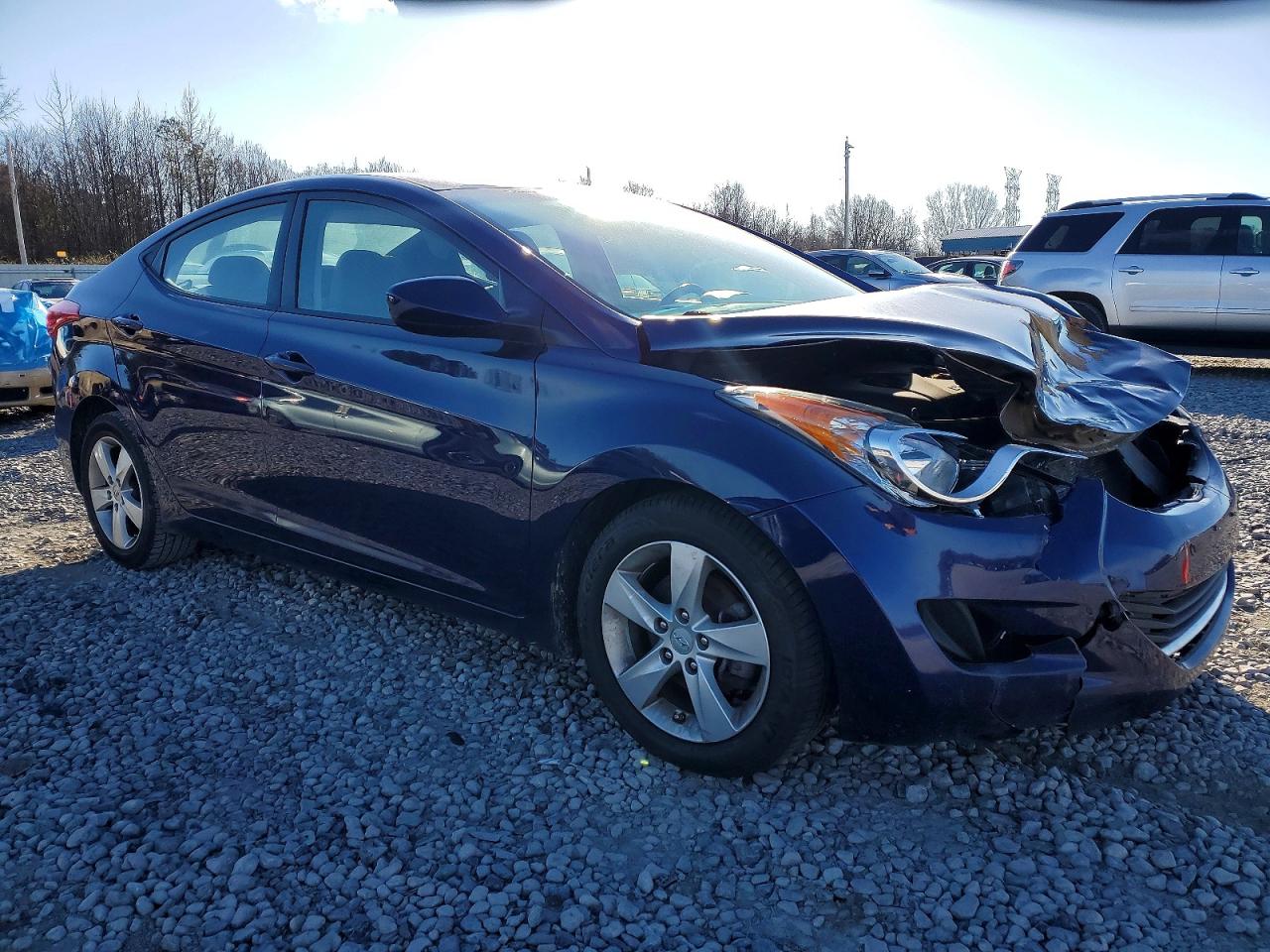 2013 HYUNDAI ELANTRA photo 4