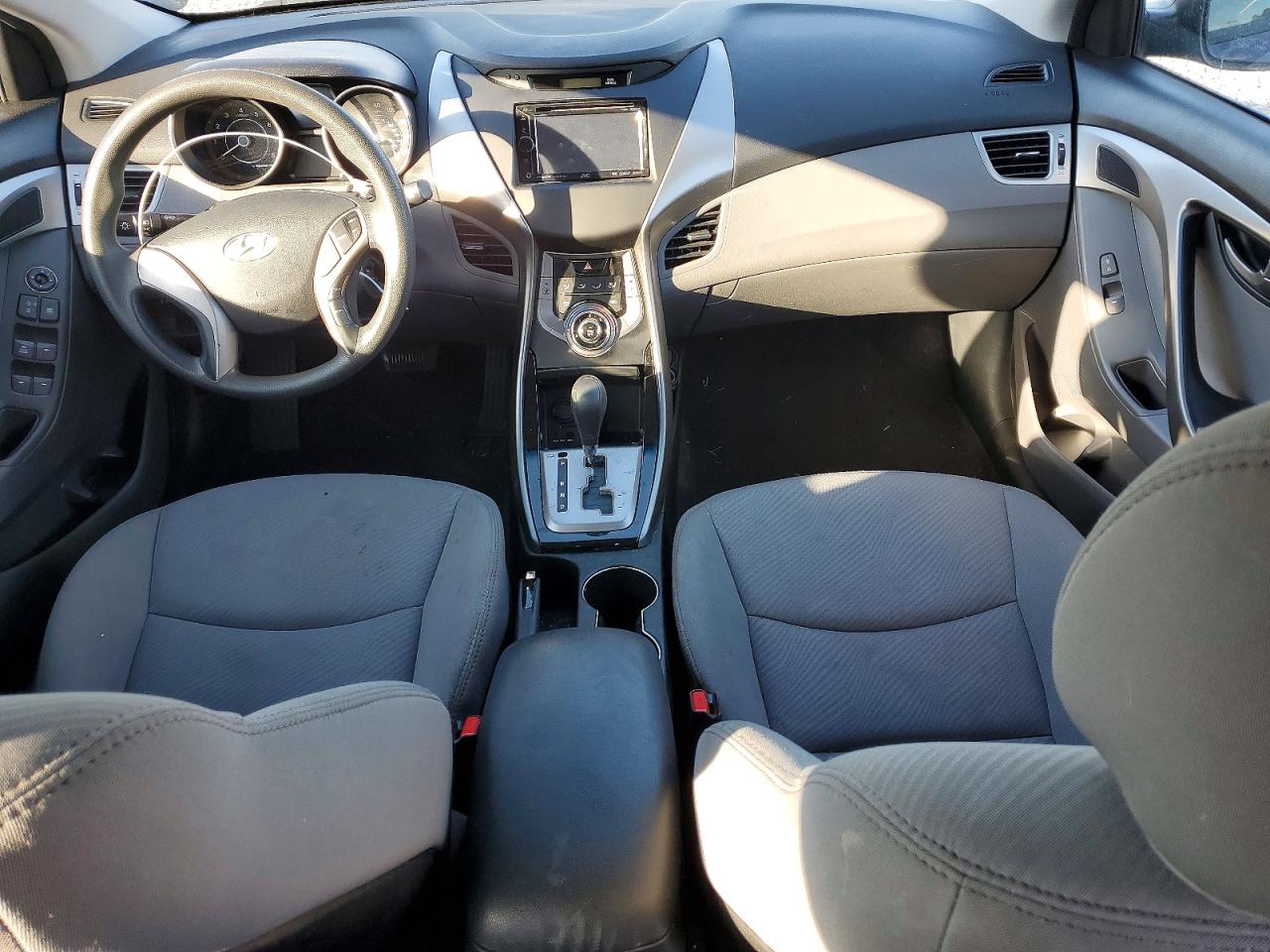 2013 HYUNDAI ELANTRA photo 8
