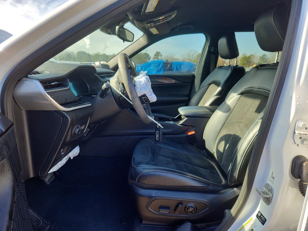 2023 JEEP GRAND CHEROKEE L LAREDO photo 13