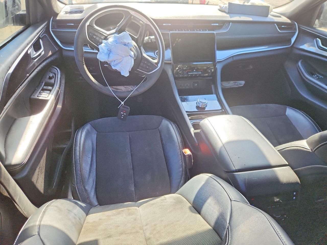 2023 JEEP GRAND CHEROKEE L LAREDO photo 15