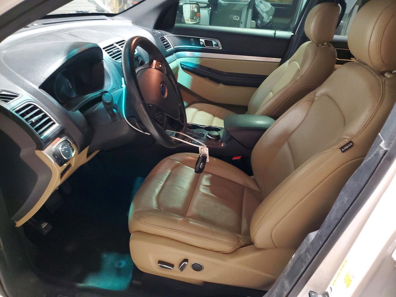 2017 FORD EXPLORER XLT photo 19