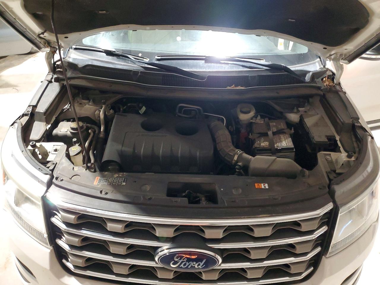 2017 FORD EXPLORER XLT photo 34