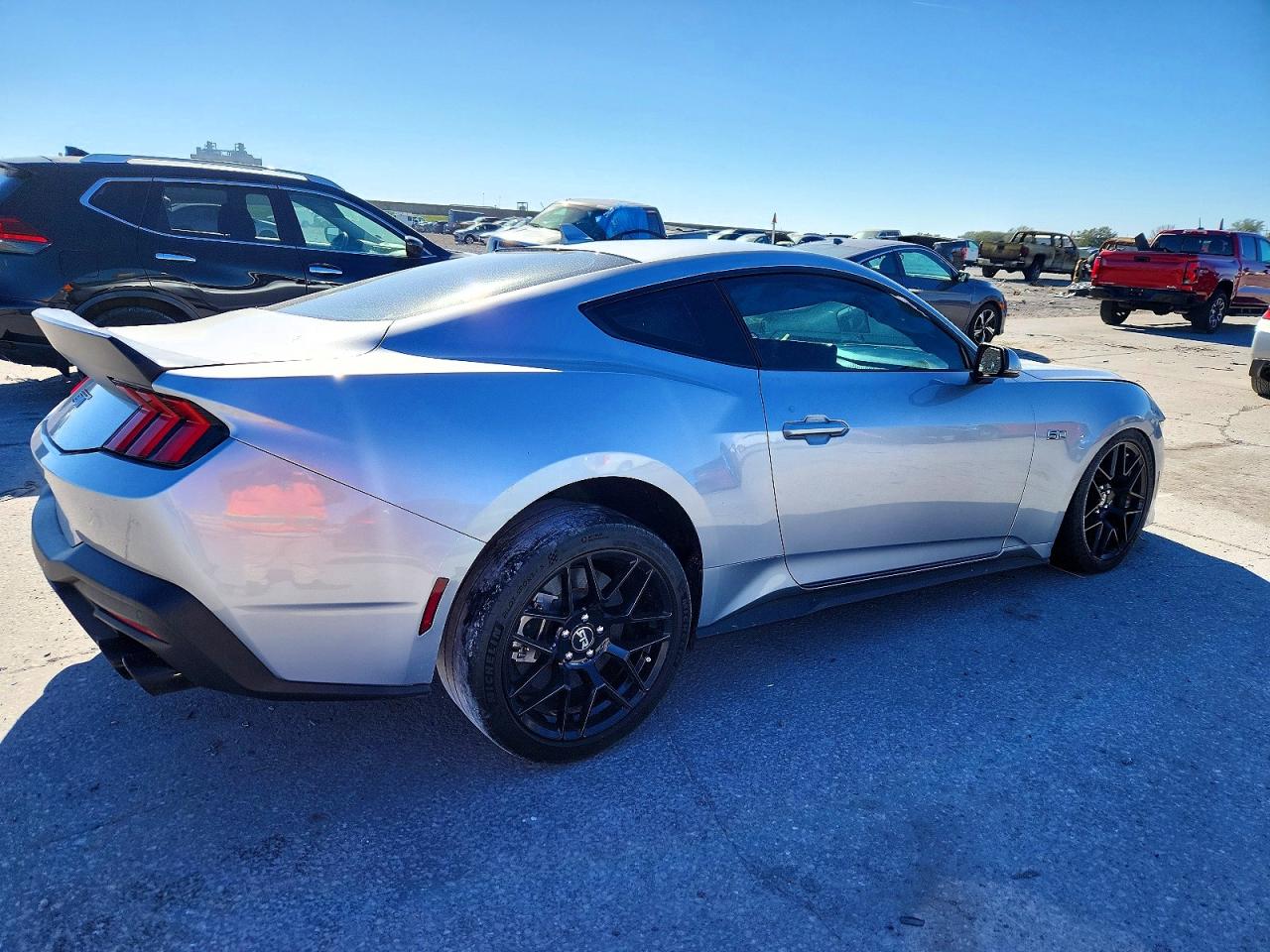 2024 FORD MUSTANG GT photo 7
