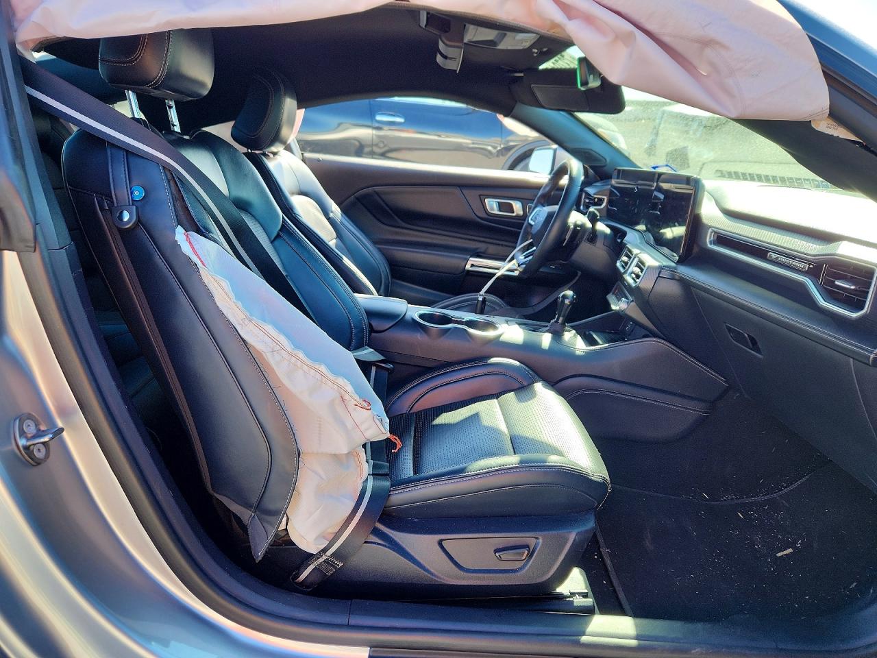 2024 FORD MUSTANG GT photo 28