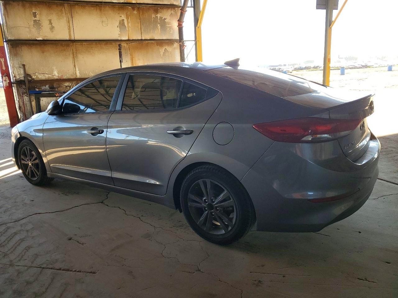 2018 HYUNDAI ELANTRA SEL photo 2