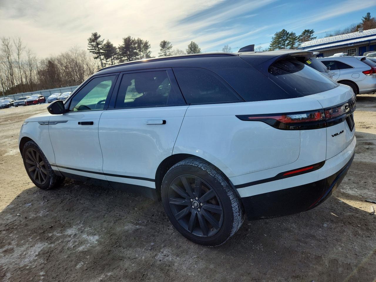 2019 LAND ROVER RANGE ROVER VELAR R-DYNAMIC SE photo 3