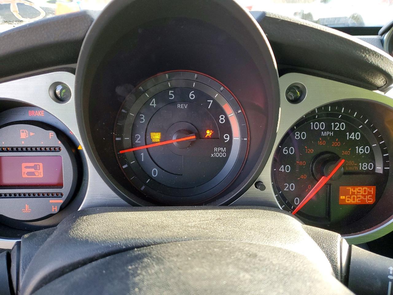 2015 NISSAN 370Z BASE photo 9