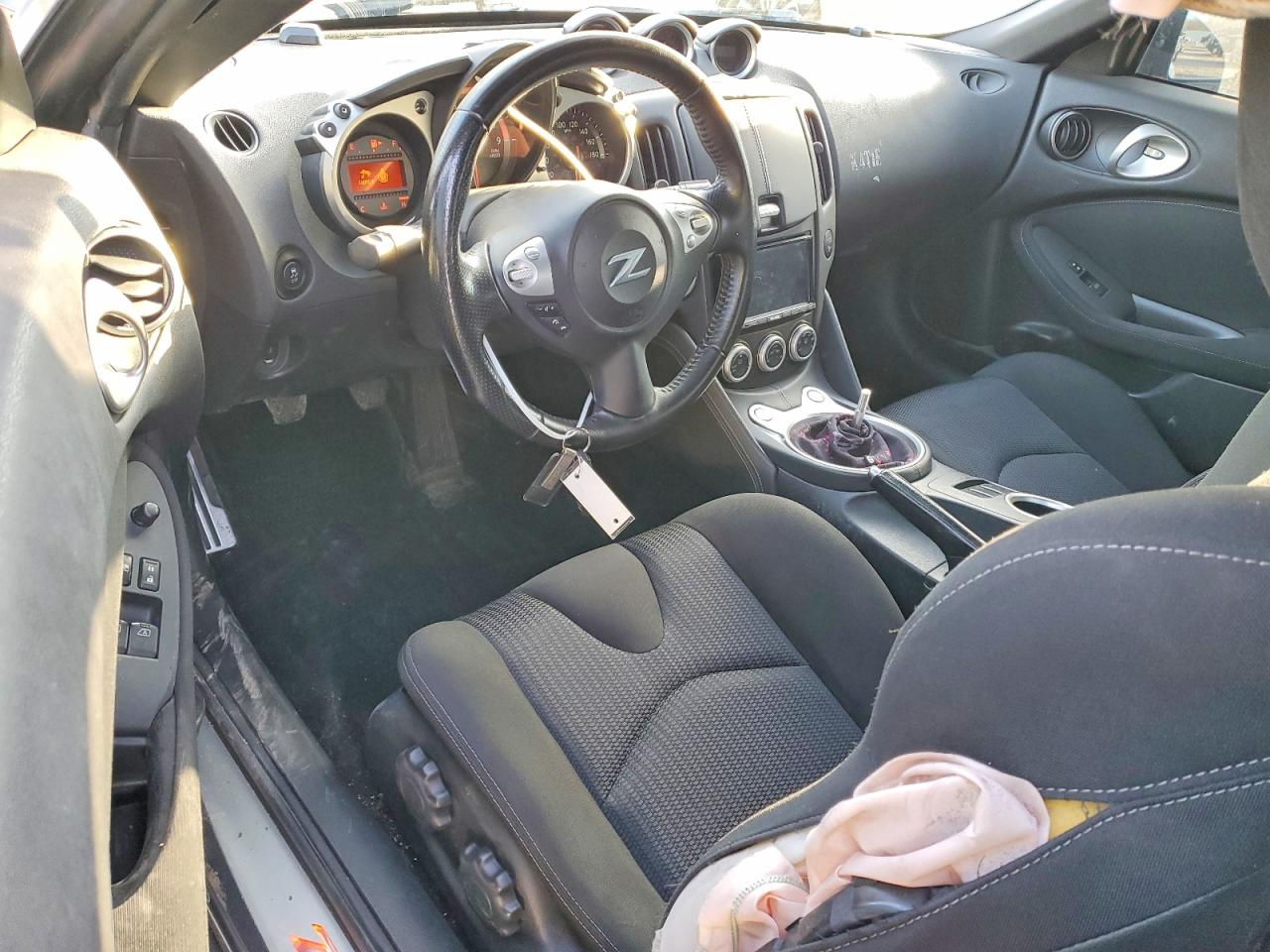 2015 NISSAN 370Z BASE photo 8