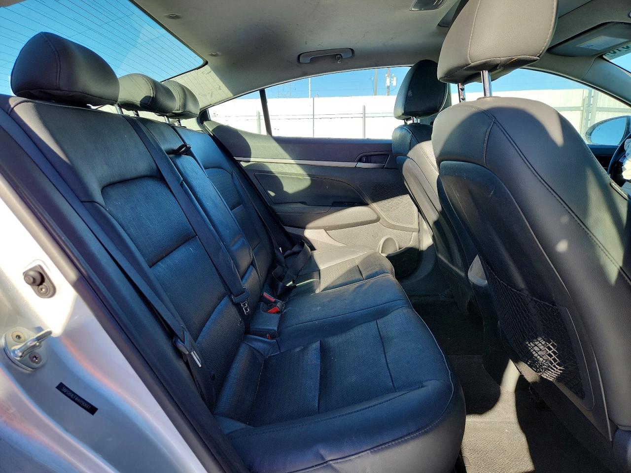 2017 HYUNDAI ELANTRA SE photo 28