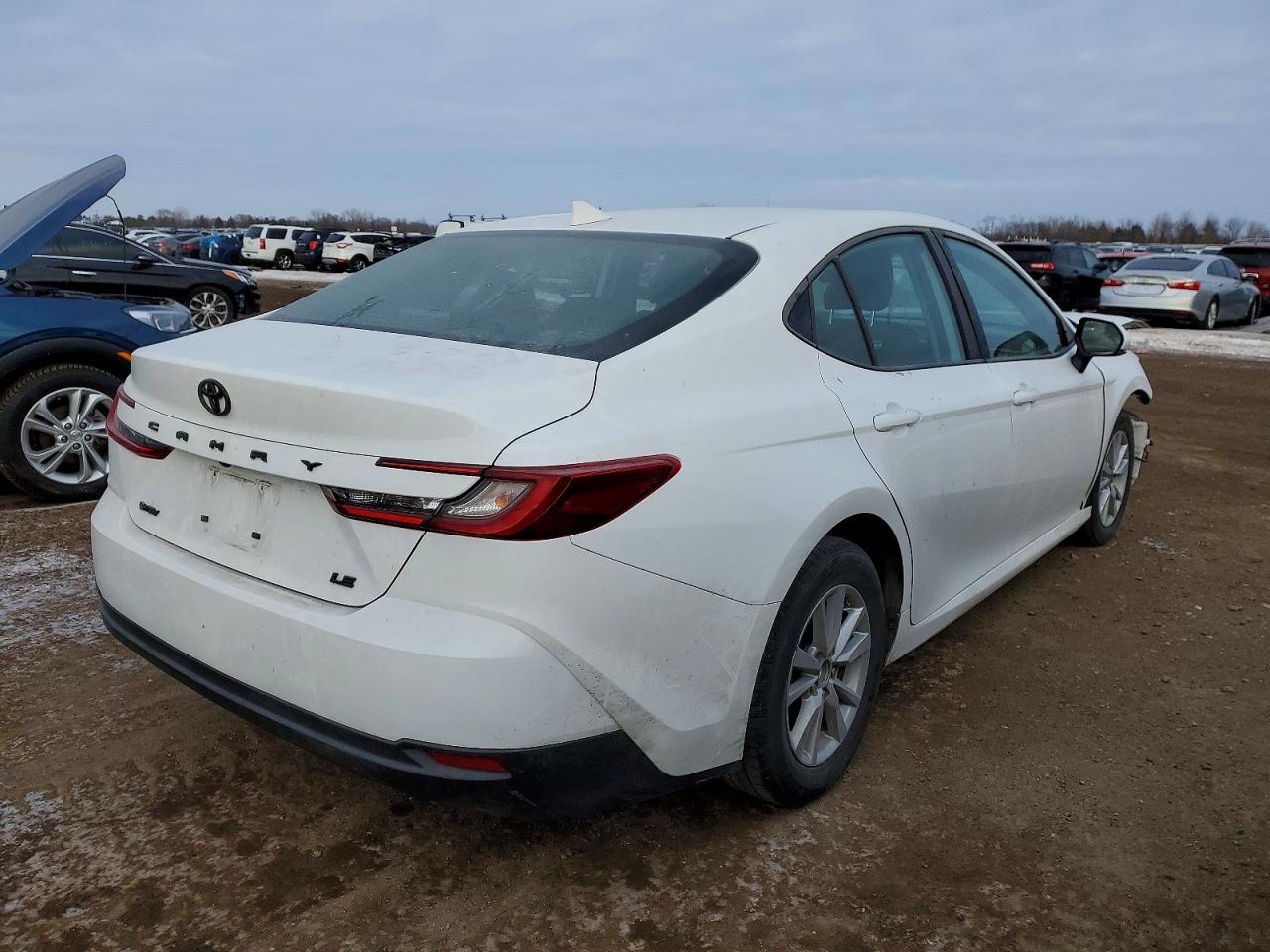 2025 TOYOTA CAMRY photo 3