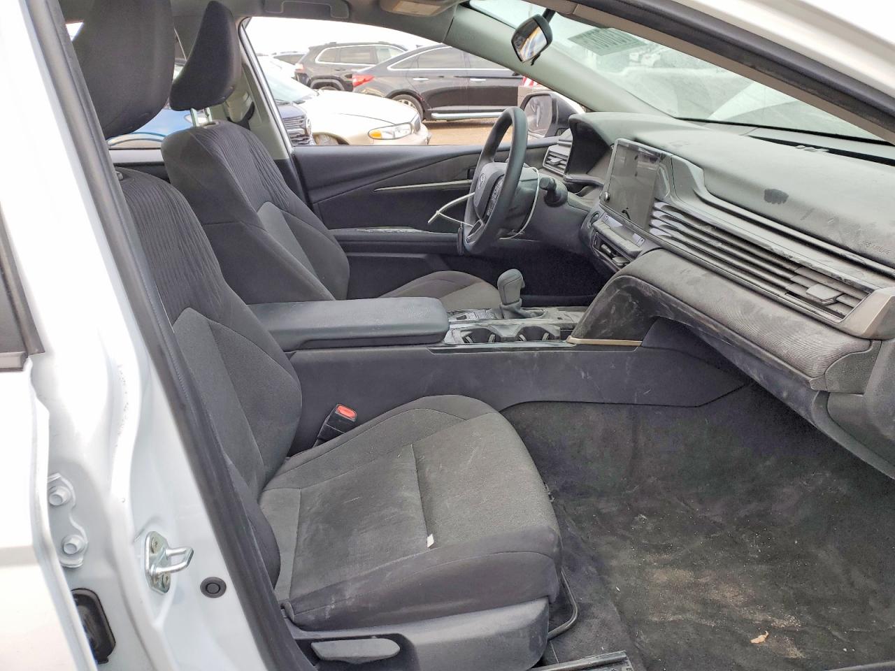 2025 TOYOTA CAMRY photo 7