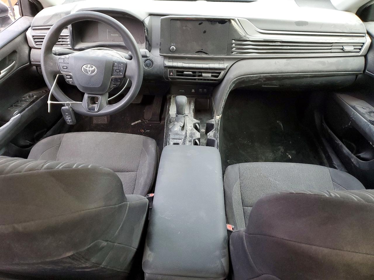 2025 TOYOTA CAMRY photo 8
