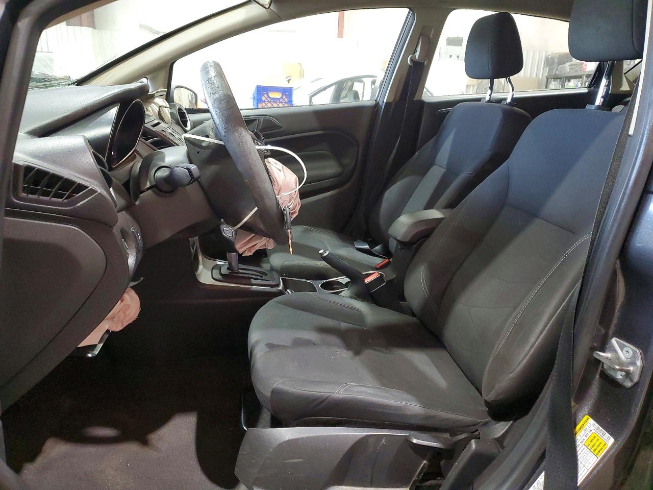 2019 FORD FIESTA SE photo 19