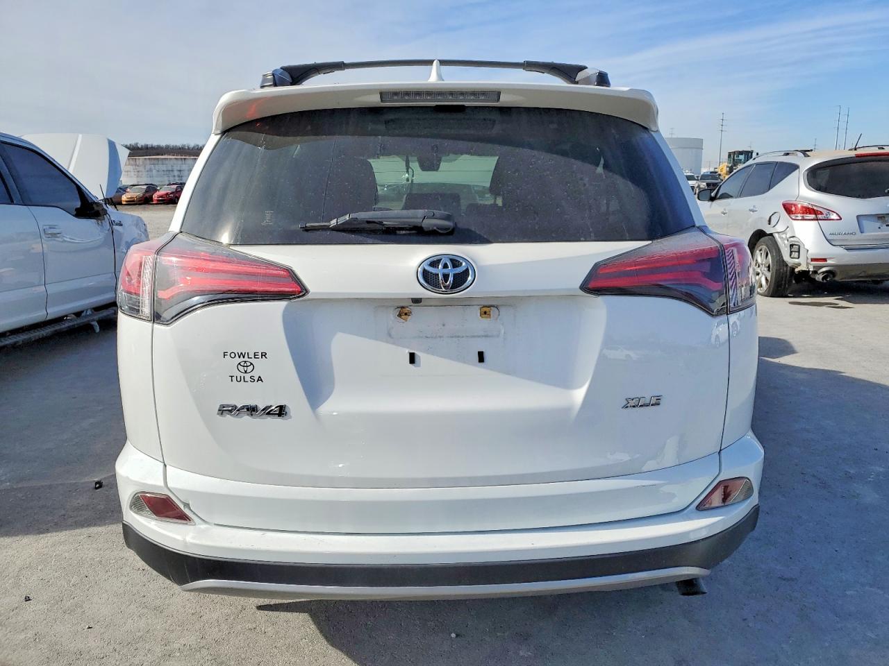 2018 TOYOTA RAV4 XLE photo 6