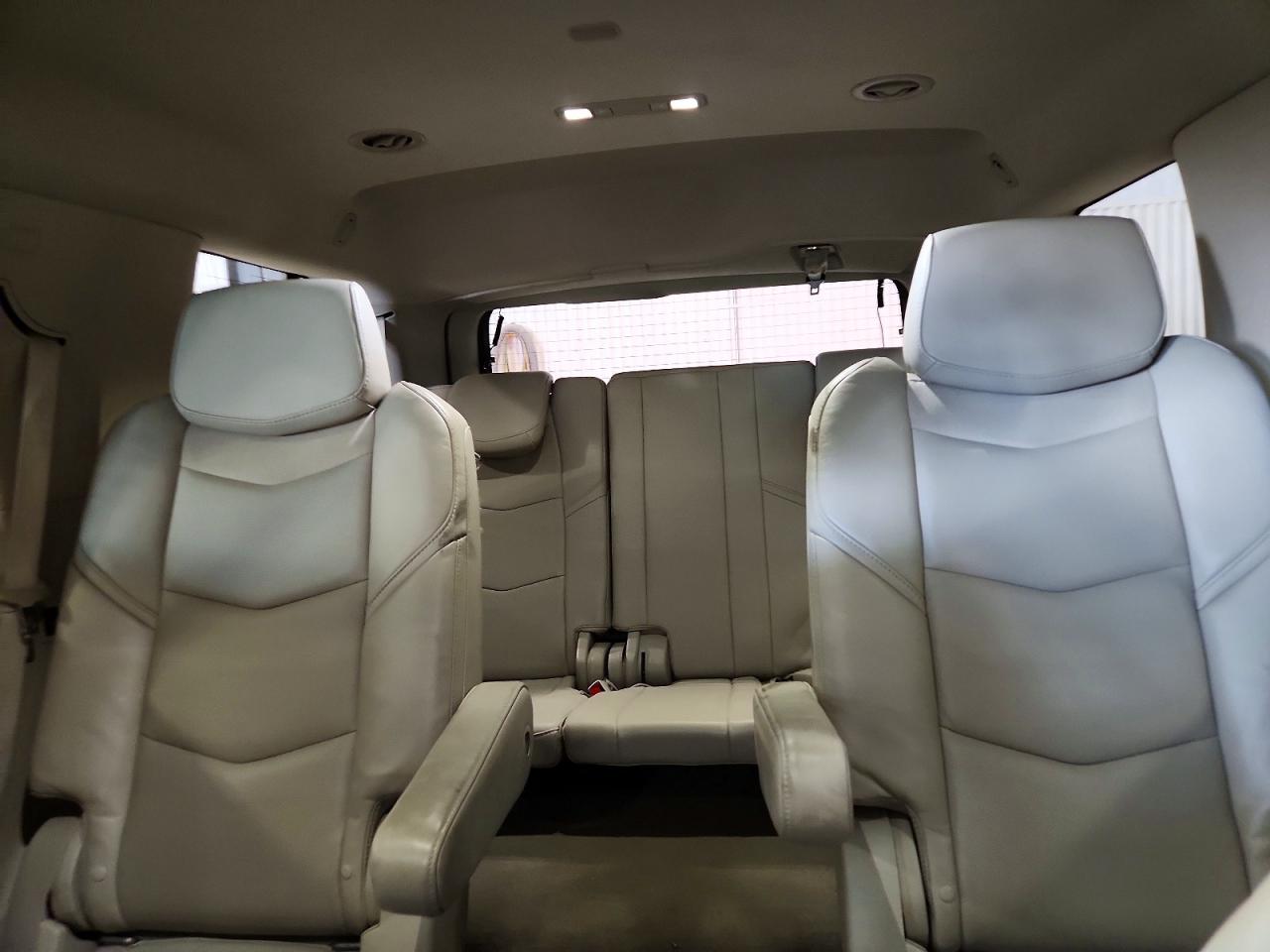2015 CADILLAC ESCALADE LUXURY photo 19