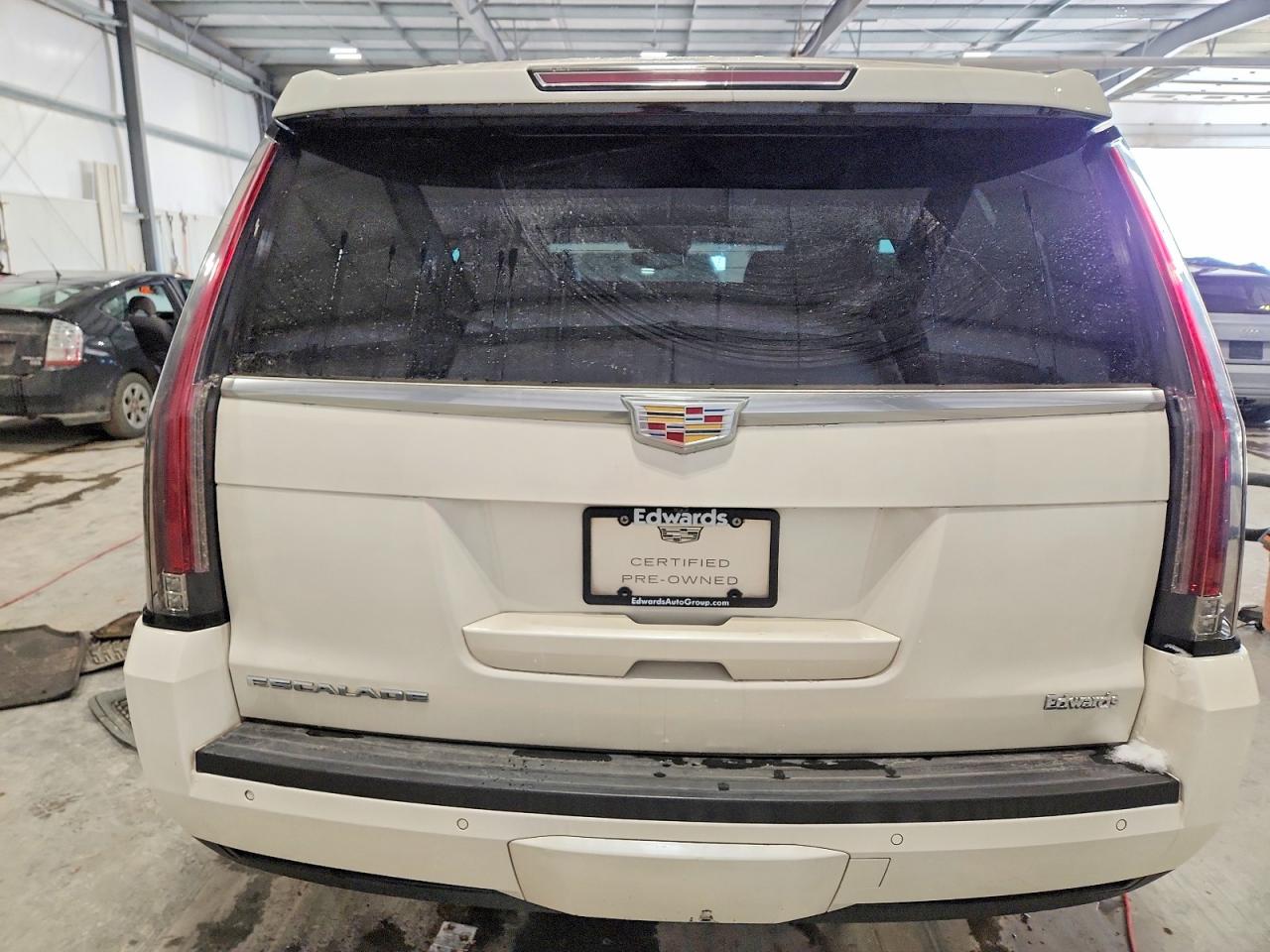 2015 CADILLAC ESCALADE LUXURY photo 11