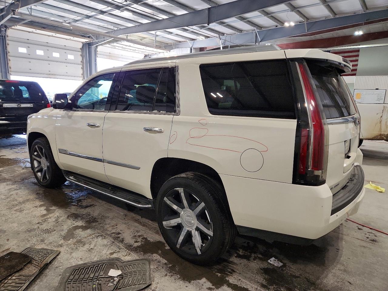 2015 CADILLAC ESCALADE LUXURY photo 3