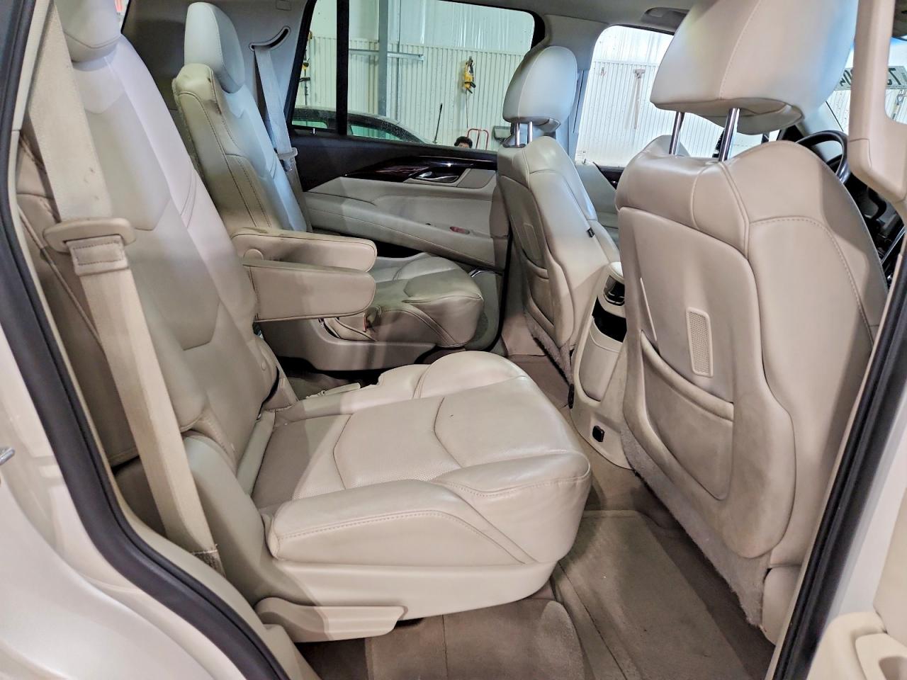 2015 CADILLAC ESCALADE LUXURY photo 21