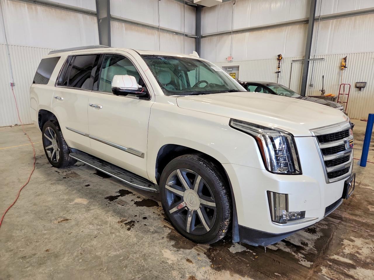 2015 CADILLAC ESCALADE LUXURY photo 7